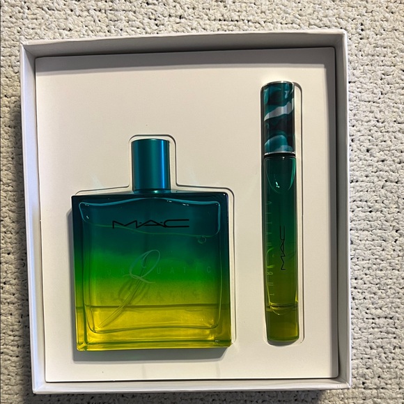 MAC Cosmetics Turquatic Tizzy Duo - Green and Yellow - Picture 3 of 4